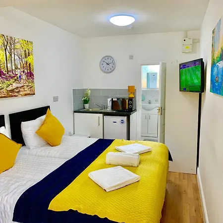 London Studio Apartments, Private Bathroom, Kitchenette, Parking, Np2 Exterior foto
